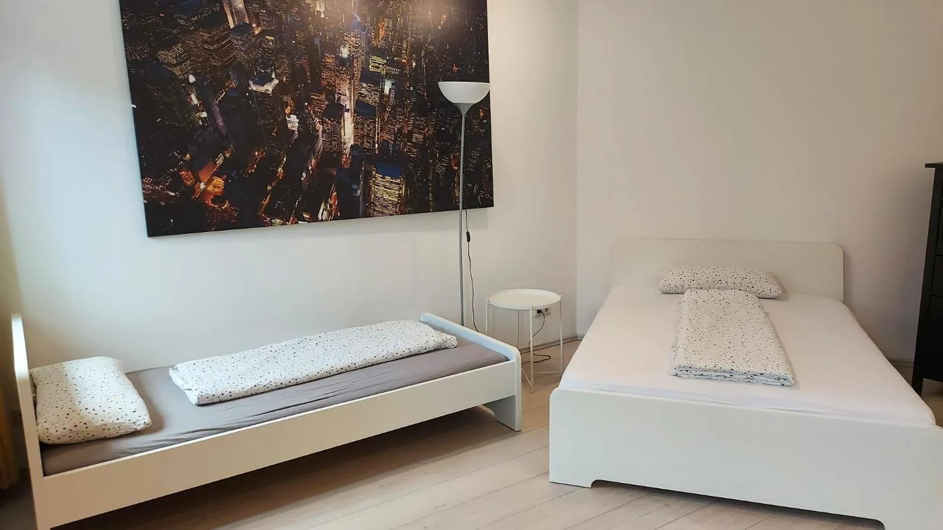 Leipzig Lindenau - Haus Mit 3 Ferienwohnungen Im Westen 0*,